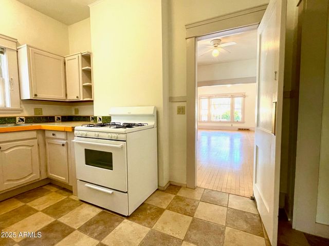 48 SHEARER Avenue, Bisbee, AZ 85603