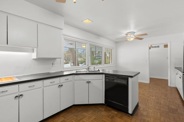 2702 Mockingbird Drive, Kalamazoo, MI 49008