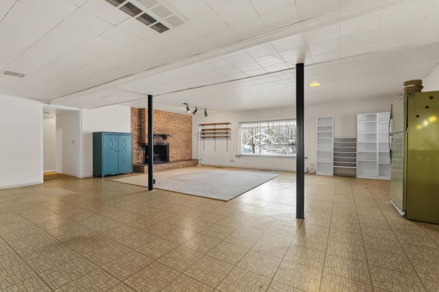 2702 Mockingbird Drive, Kalamazoo, MI 49008