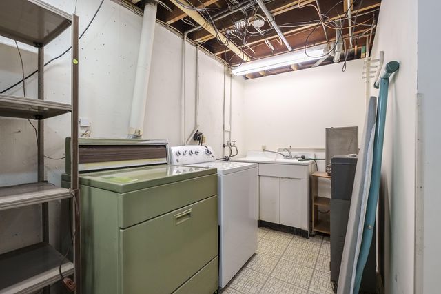 2702 Mockingbird Drive, Kalamazoo, MI 49008