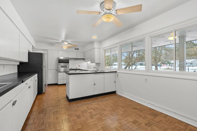 2702 Mockingbird Drive, Kalamazoo, MI 49008