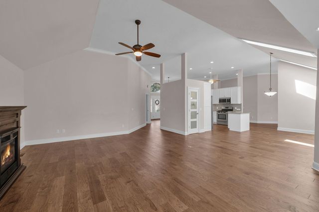 265 Shasteen Bend Dr, Winchester, TN 37398