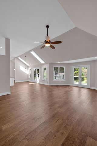 265 Shasteen Bend Dr, Winchester, TN 37398