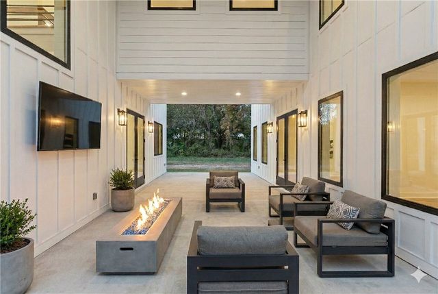 112 Rosa Dorsey Lane, St Simons Island, GA 31522