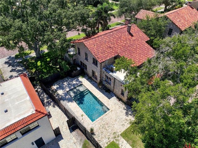 955 39TH AVENUE N, St Petersburg, FL 33703