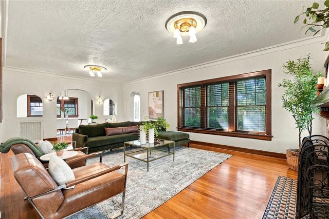 955 39TH AVENUE N, St Petersburg, FL 33703