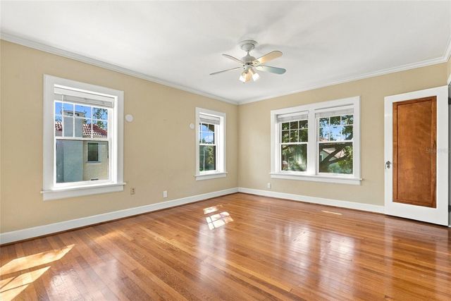 955 39TH AVENUE N, St Petersburg, FL 33703