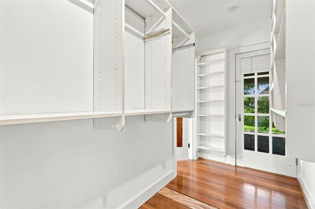 955 39TH AVENUE N, St Petersburg, FL 33703