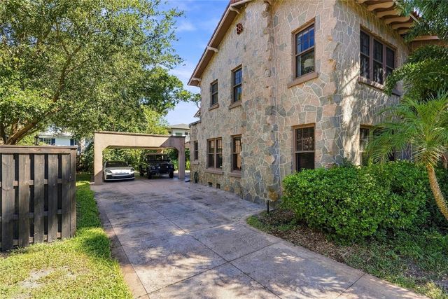 955 39TH AVENUE N, St Petersburg, FL 33703