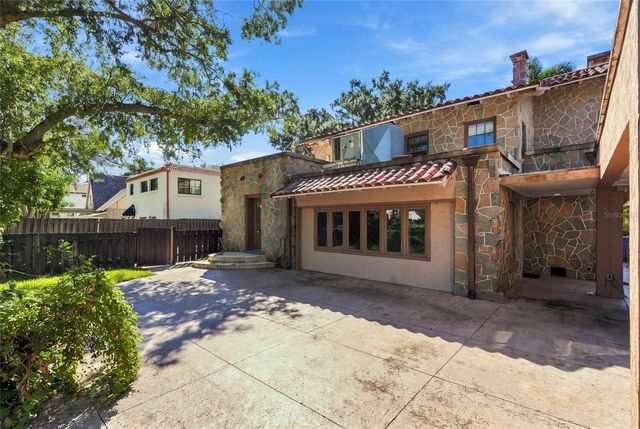 955 39TH AVENUE N, St Petersburg, FL 33703