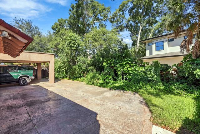 955 39TH AVENUE N, St Petersburg, FL 33703