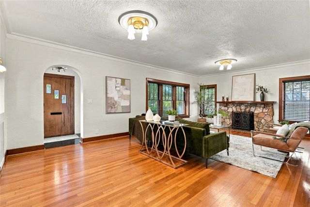 955 39TH AVENUE N, St Petersburg, FL 33703
