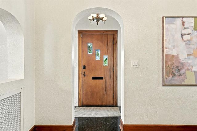 955 39TH AVENUE N, St Petersburg, FL 33703