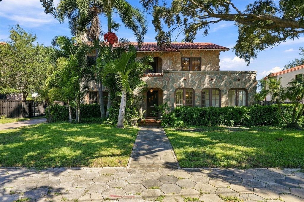 955 39TH AVENUE N, St Petersburg, FL 33703