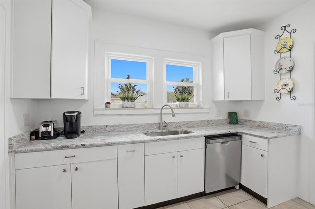 18 E ORANGE STREET, Davenport, FL 33837