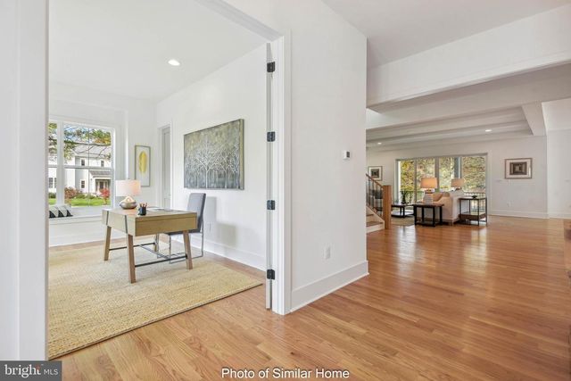 7703 LUNCEFORD LN, Falls Church, VA 22043