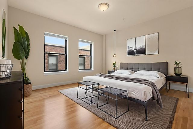 16 Peterborough 102, Boston, MA 02215