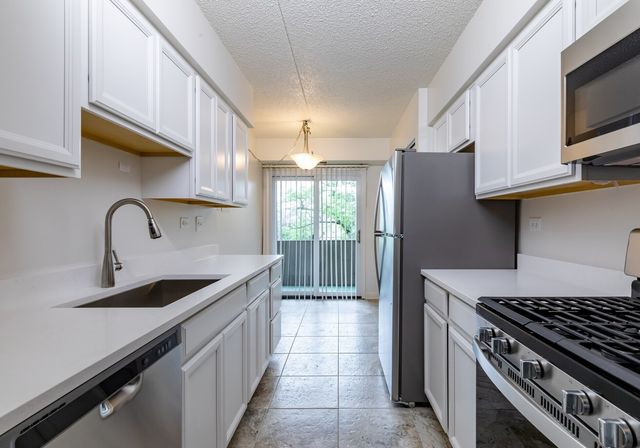 260 E Butterfield Road 306, Elmhurst, IL 60126