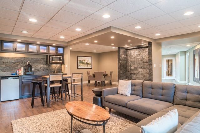 260 E Butterfield Road 306, Elmhurst, IL 60126