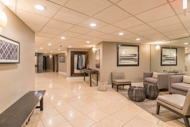 260 E Butterfield Road 306, Elmhurst, IL 60126