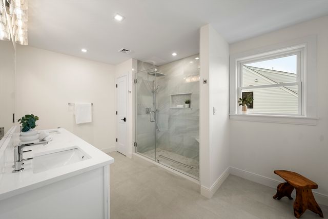 24 Mt Zion Rd, Melrose, MA 02176