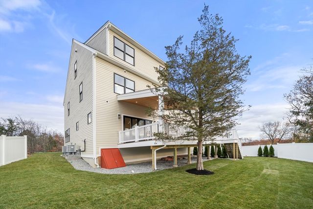 24 Mt Zion Rd, Melrose, MA 02176