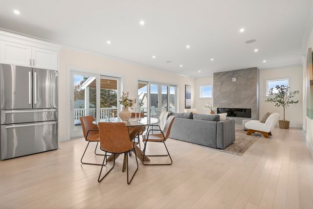 24 Mt Zion Rd, Melrose, MA 02176