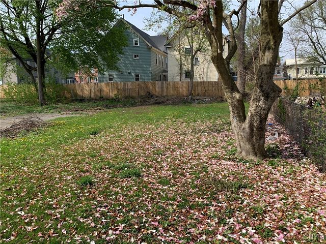 238 Richmond Avenue 40, Syracuse, NY 13204