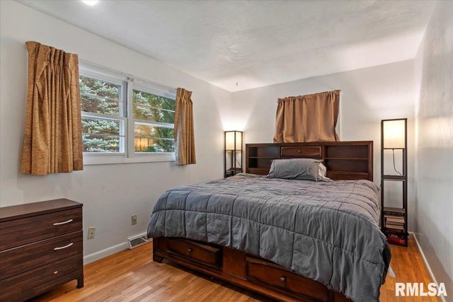 123 Dickinson Road, Springfield, IL 62704