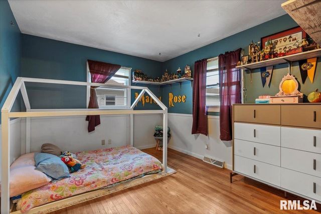 123 Dickinson Road, Springfield, IL 62704