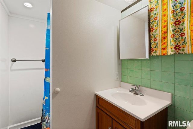 123 Dickinson Road, Springfield, IL 62704