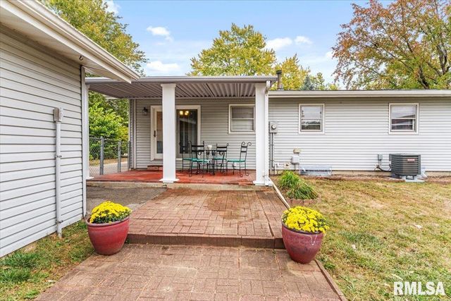 123 Dickinson Road, Springfield, IL 62704