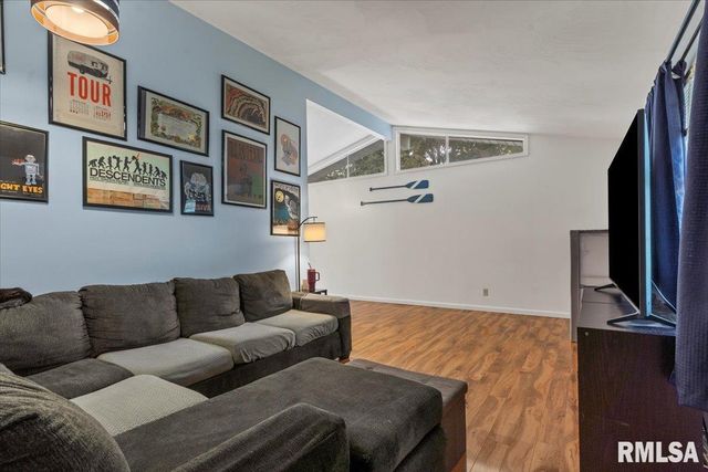 123 Dickinson Road, Springfield, IL 62704