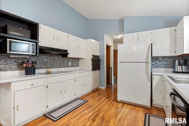 123 Dickinson Road, Springfield, IL 62704