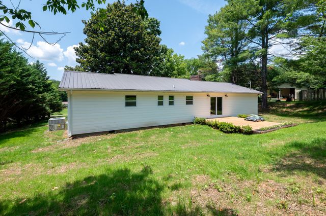 474 Bank St, Tellico Plains, TN 37385
