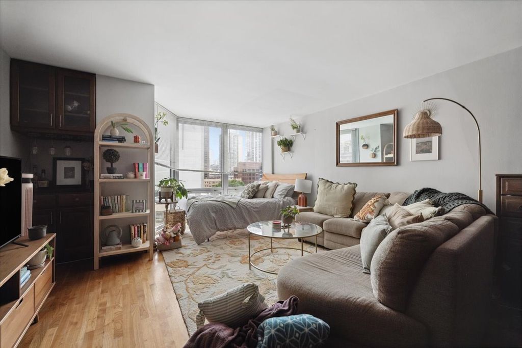 21 W GOETHE Street 8H, Chicago, IL 60610 — photo 3