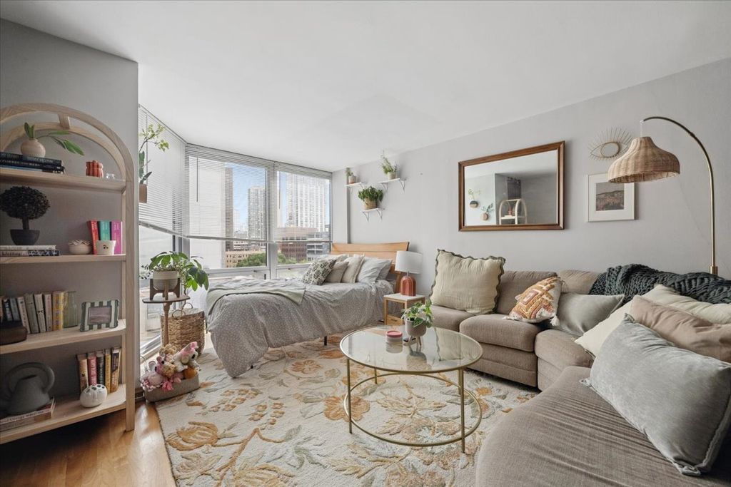 21 W GOETHE Street 8H, Chicago, IL 60610 — photo 4