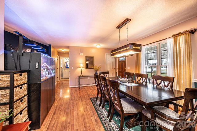 1238 Pennwood Drive, Hickory, NC 28602