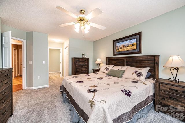 1238 Pennwood Drive, Hickory, NC 28602