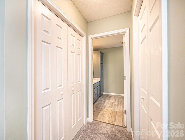 1238 Pennwood Drive, Hickory, NC 28602