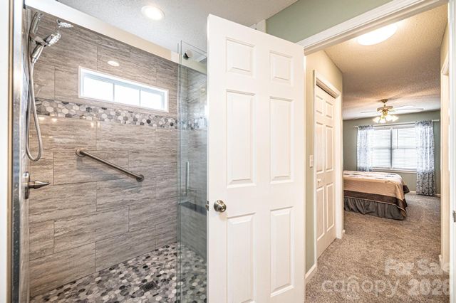 1238 Pennwood Drive, Hickory, NC 28602