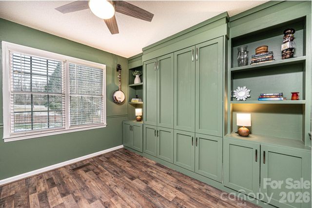 1238 Pennwood Drive, Hickory, NC 28602