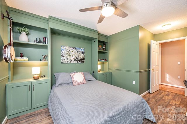 1238 Pennwood Drive, Hickory, NC 28602