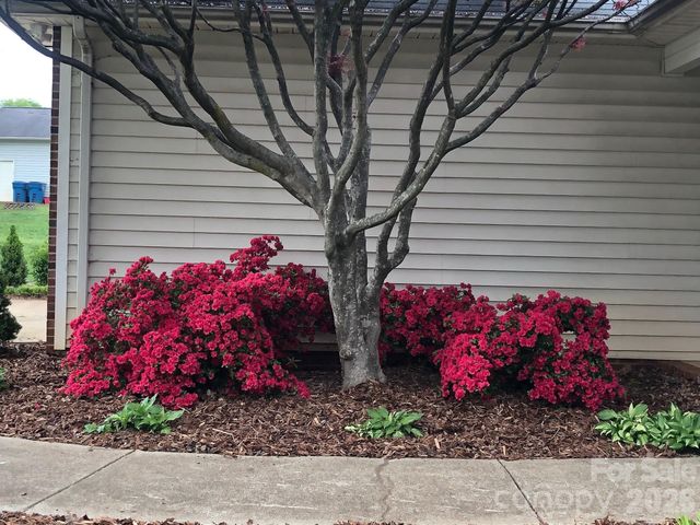 1238 Pennwood Drive, Hickory, NC 28602