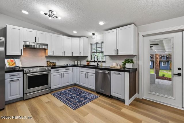 11534 INEZ Drive, Jacksonville, FL 32218