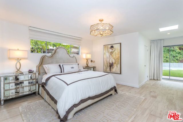 1922 N Beverly Drive, Beverly Hills, CA 90210
