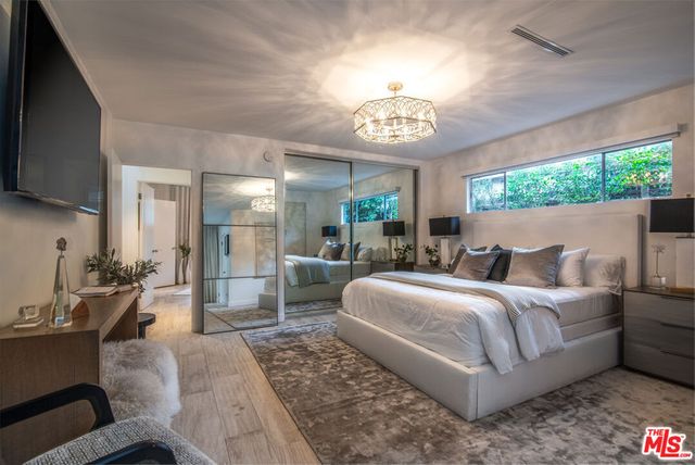 1922 N Beverly Drive, Beverly Hills, CA 90210