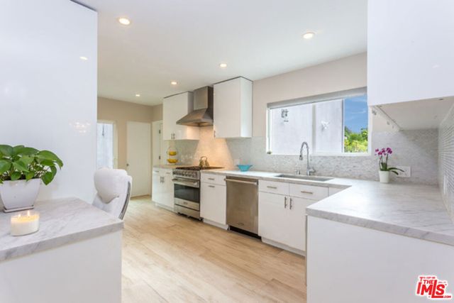 1922 N Beverly Drive, Beverly Hills, CA 90210