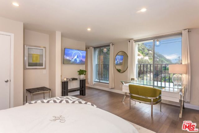 1922 N Beverly Drive, Beverly Hills, CA 90210