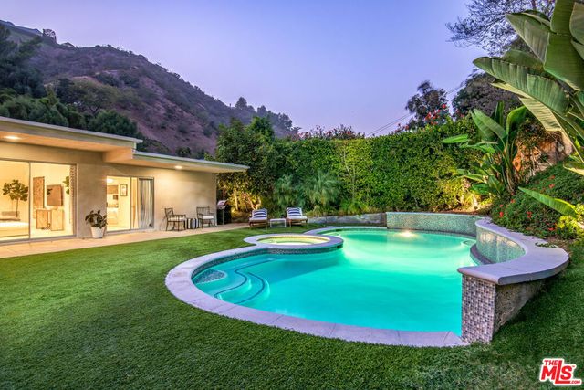 1922 N Beverly Drive, Beverly Hills, CA 90210